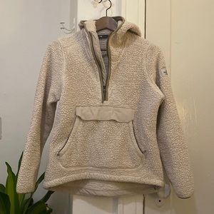 The North Face women fleece hooded sweater. Size Small.